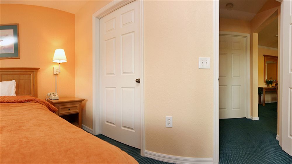 Mainsail Tampa Extended Stay Extérieur photo