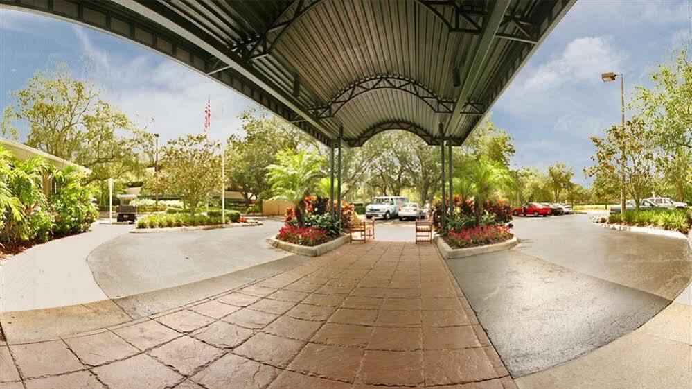 Mainsail Tampa Extended Stay Extérieur photo